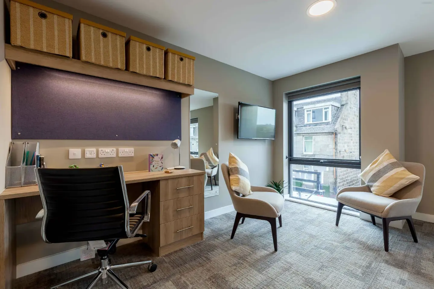  Platinum Plus Studio  -  The Combworks  - Gallery -  1
