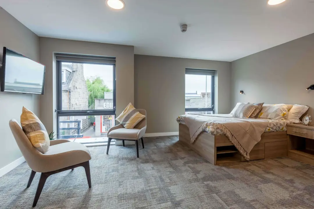  Platinum Plus Studio  -  The Combworks  - Gallery -  3