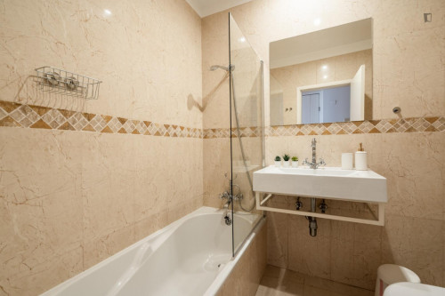 Tasteful 1-bedroom apartment in Campo de Ourique - Gallery - 6