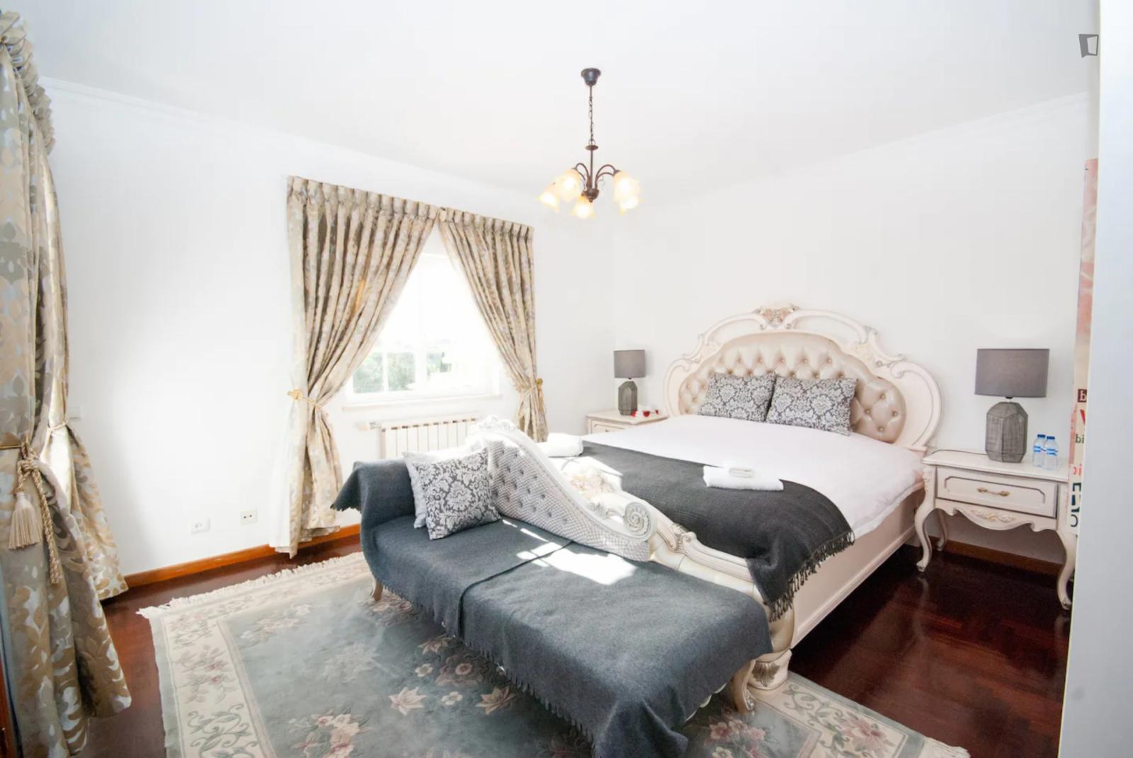 Spacious Ensuite Double Bedroom, With A Balcony Near Praia Do Guincho - 1