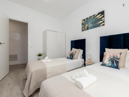 Charismatic 3-bedroom flat near the Faro train station
