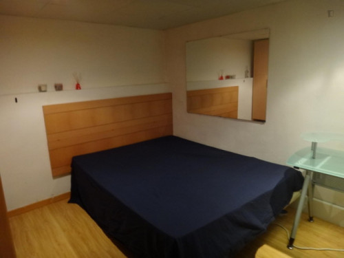 Pleasant double bedroom in trendy Malasaña - Gallery - 10