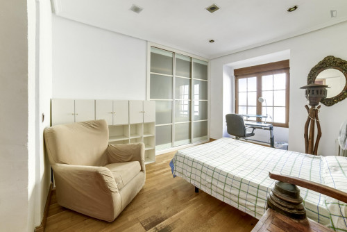 Pleasant double bedroom in trendy Malasaña  - Gallery -  3