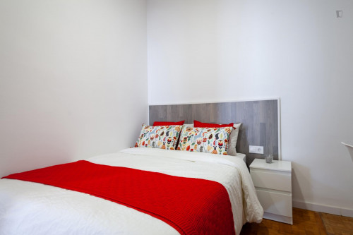 Well-equipped double bedroom in Sant Gervasi - Gallery - 23