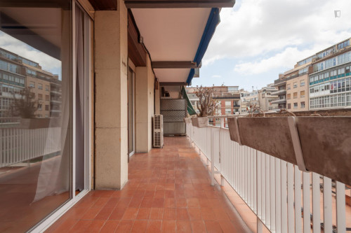 Well-equipped double bedroom in Sant Gervasi - Gallery - 7