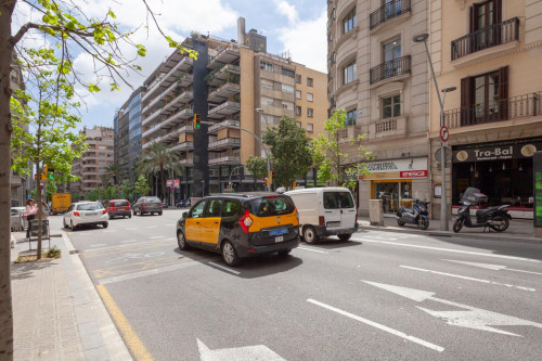 Well-equipped double bedroom in Sant Gervasi - Gallery - 4