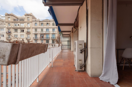 Well-equipped double bedroom in Sant Gervasi - Gallery - 9