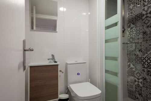 Well-equipped double bedroom in Sant Gervasi - Gallery - 12