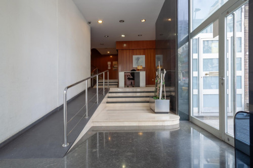 Well-equipped double bedroom in Sant Gervasi - Gallery - 6