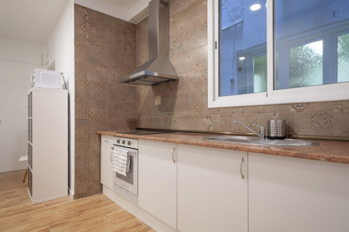 Well-equipped double bedroom in Sant Gervasi - Gallery - 17