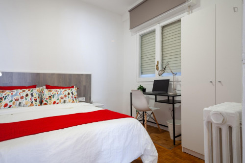 Well-equipped double bedroom in Sant Gervasi - Gallery - 13