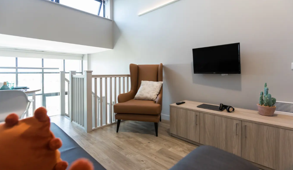 Penthouse - 25