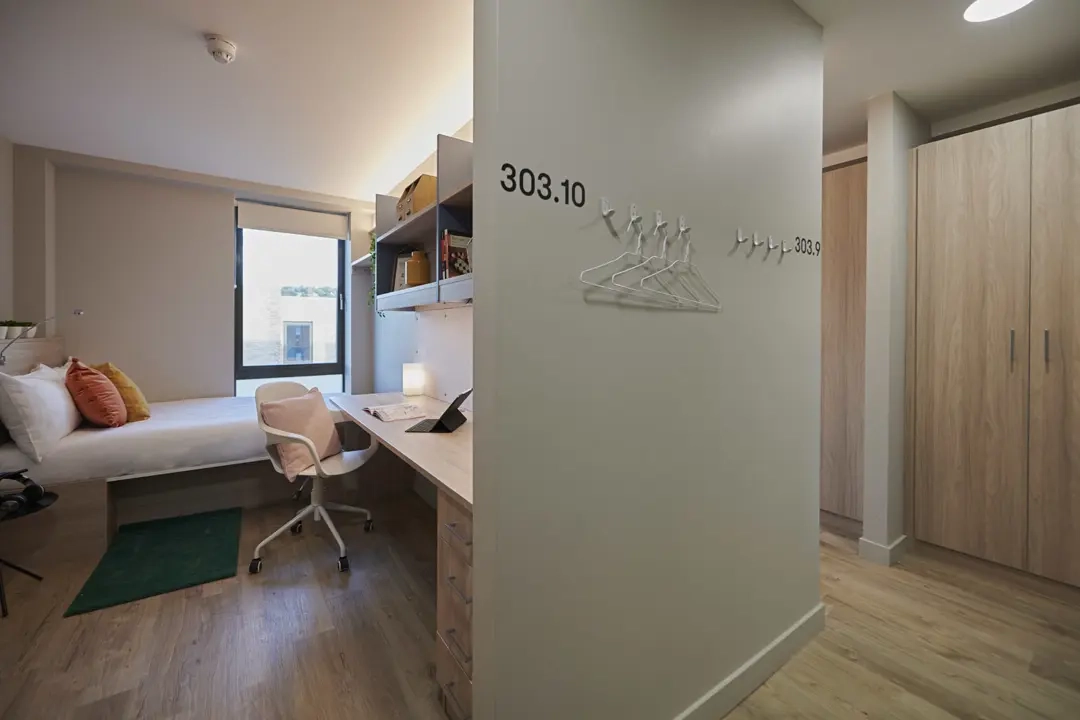 Classic En-Suite - 1