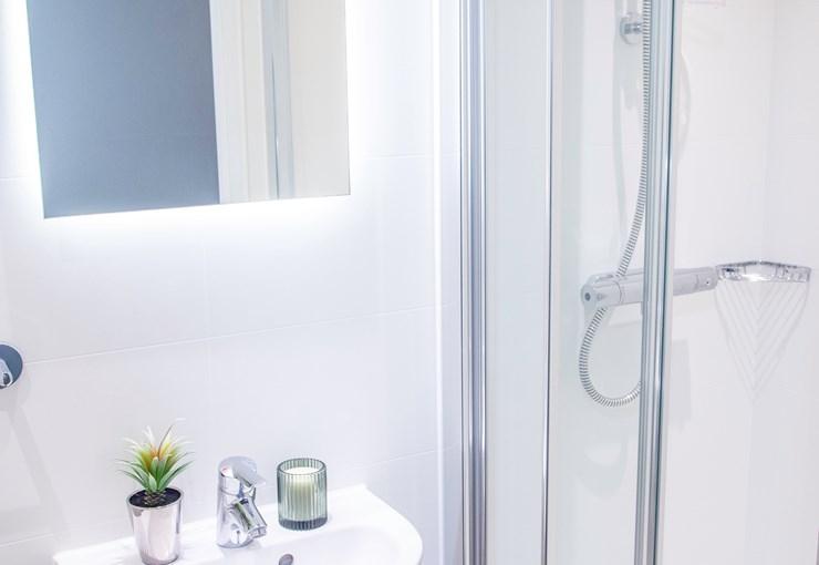 Deluxe En-Suite - 5