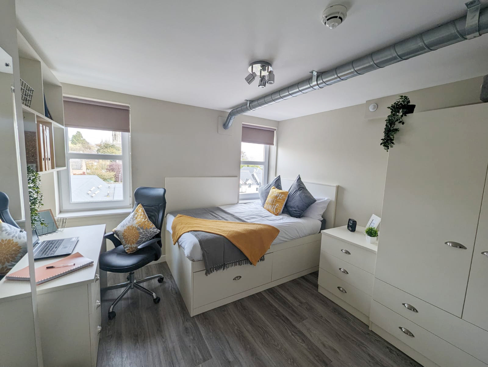 Deluxe Ensuite - Peterson Hall - Gallery - 2