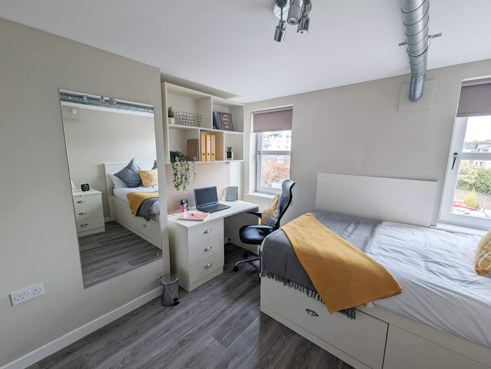  Deluxe Ensuite  -  Peterson Hall  - Gallery -  1