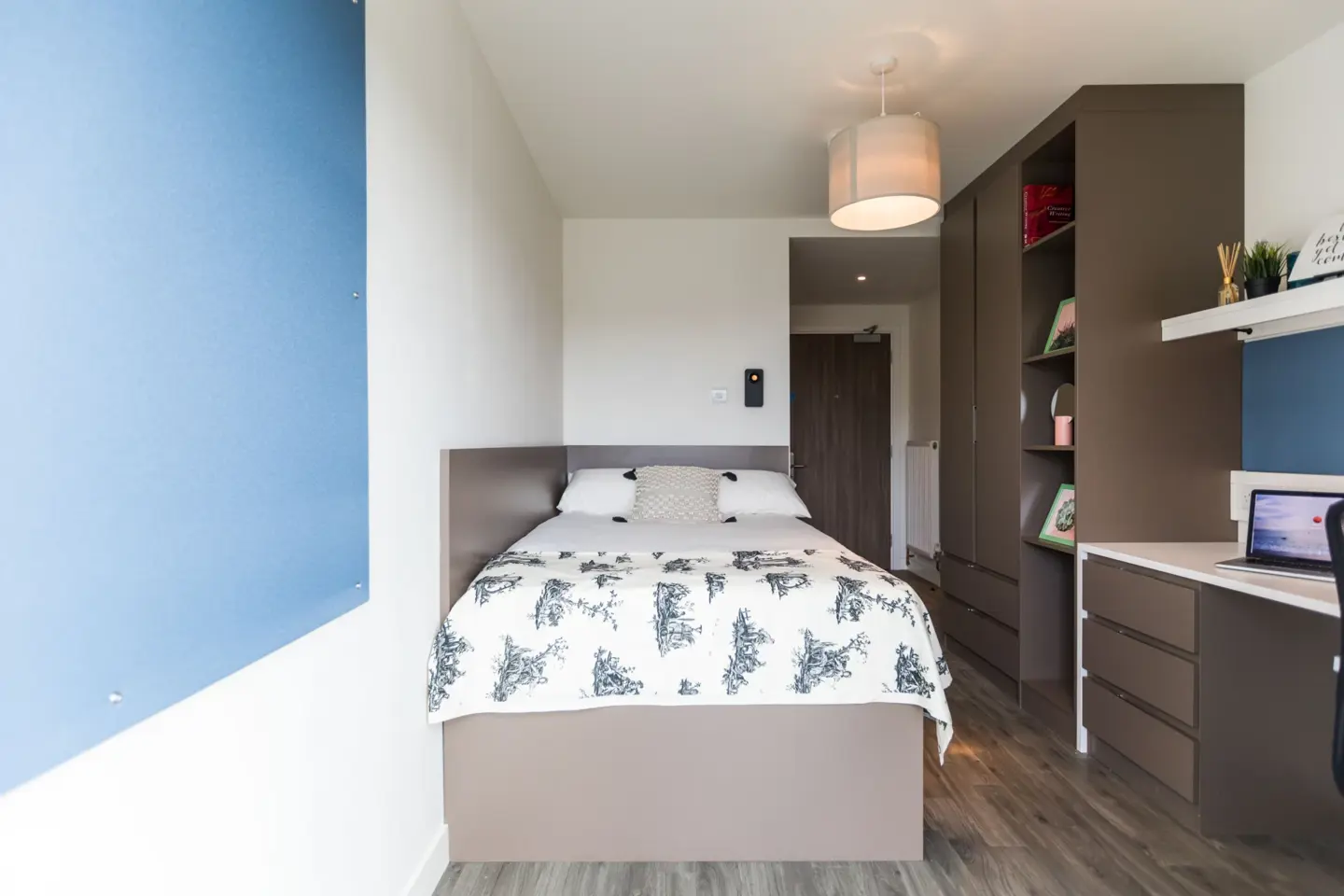  Gold En-Suite  -  Arbury Court Kingston  - Gallery -  4