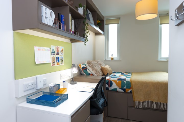  Bronze Ensuite  -  Arbury Court Kingston  - Gallery -  4