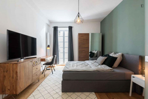 Alluring double bedroom in Ludwigsvorstadt-Isarvorstadt