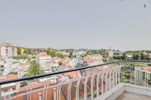 Fantastic 2-bedroom apartment in Sacavém - Gallery - 8