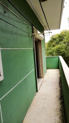 Charming flat next to Sta Cruz/Damaia train station