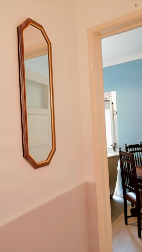 Charming flat next to Sta Cruz/Damaia train station
