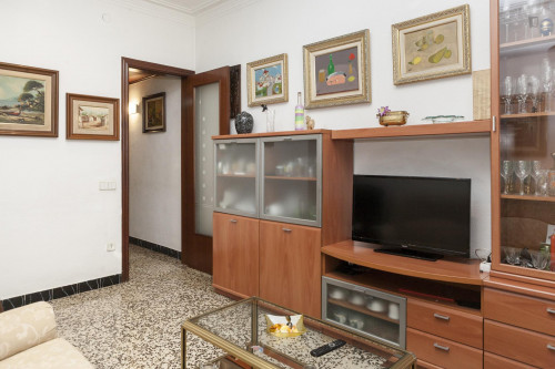 Lovely single bedroom for girls close to inspiring La Sagrada Familia - Gallery - 6