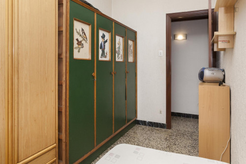 Lovely single bedroom for girls close to inspiring La Sagrada Familia - Gallery - 3