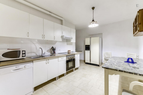 Snug single bedroom in a 5-bedroom house close to Universidad Europea de Madrid - Gallery - 13