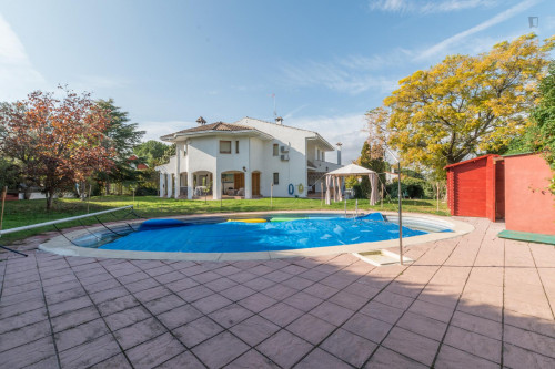 Snug single bedroom in a 5-bedroom house close to Universidad Europea de Madrid - Gallery - 2
