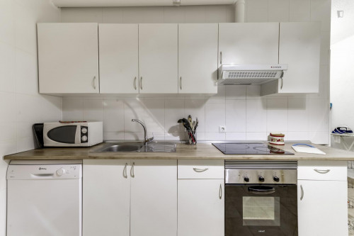 Snug single bedroom in a 5-bedroom house close to Universidad Europea de Madrid - Gallery - 12
