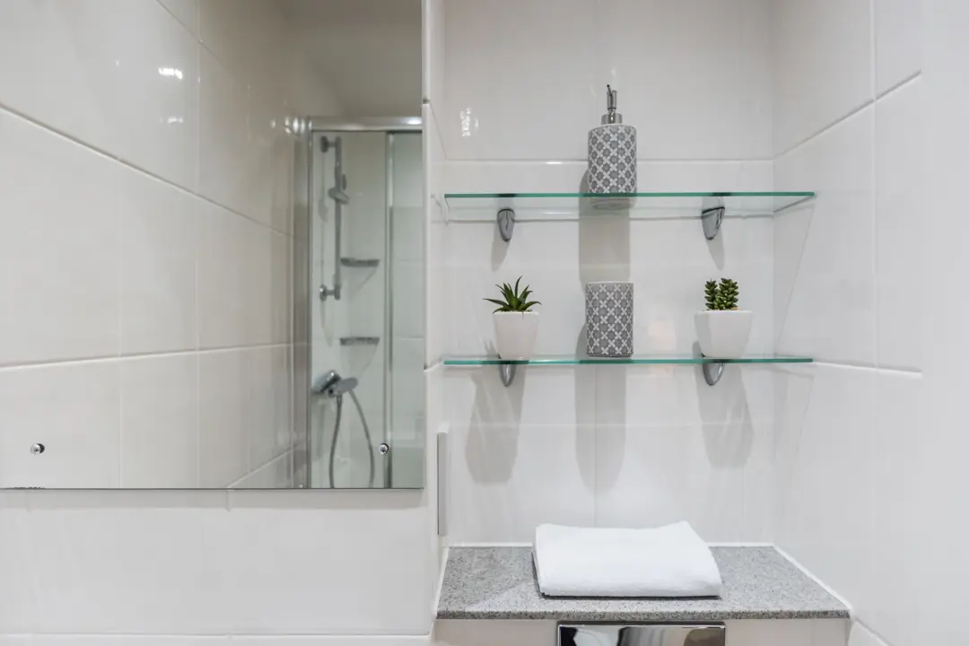 Gold En-Suite - Arbury Court - Gallery - 6