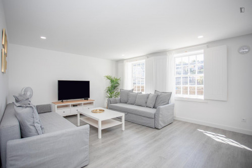 Charming 3-Bedroom apartment near Elevador da Ribeira - Gallery - 24