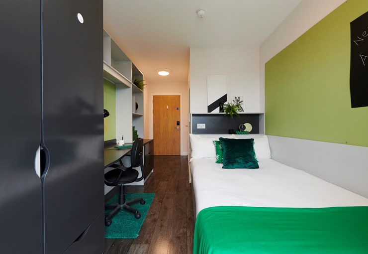 Silver EnSuite - Binary Hub - Gallery - 1
