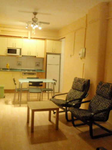 Inviting single bedroom in La Nova Esquerra de l'Eixample