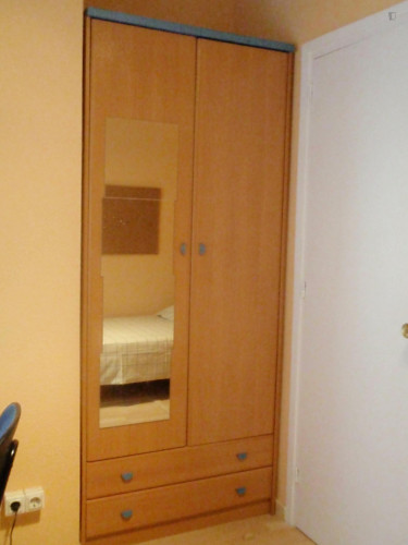 Inviting single bedroom in La Nova Esquerra de l'Eixample