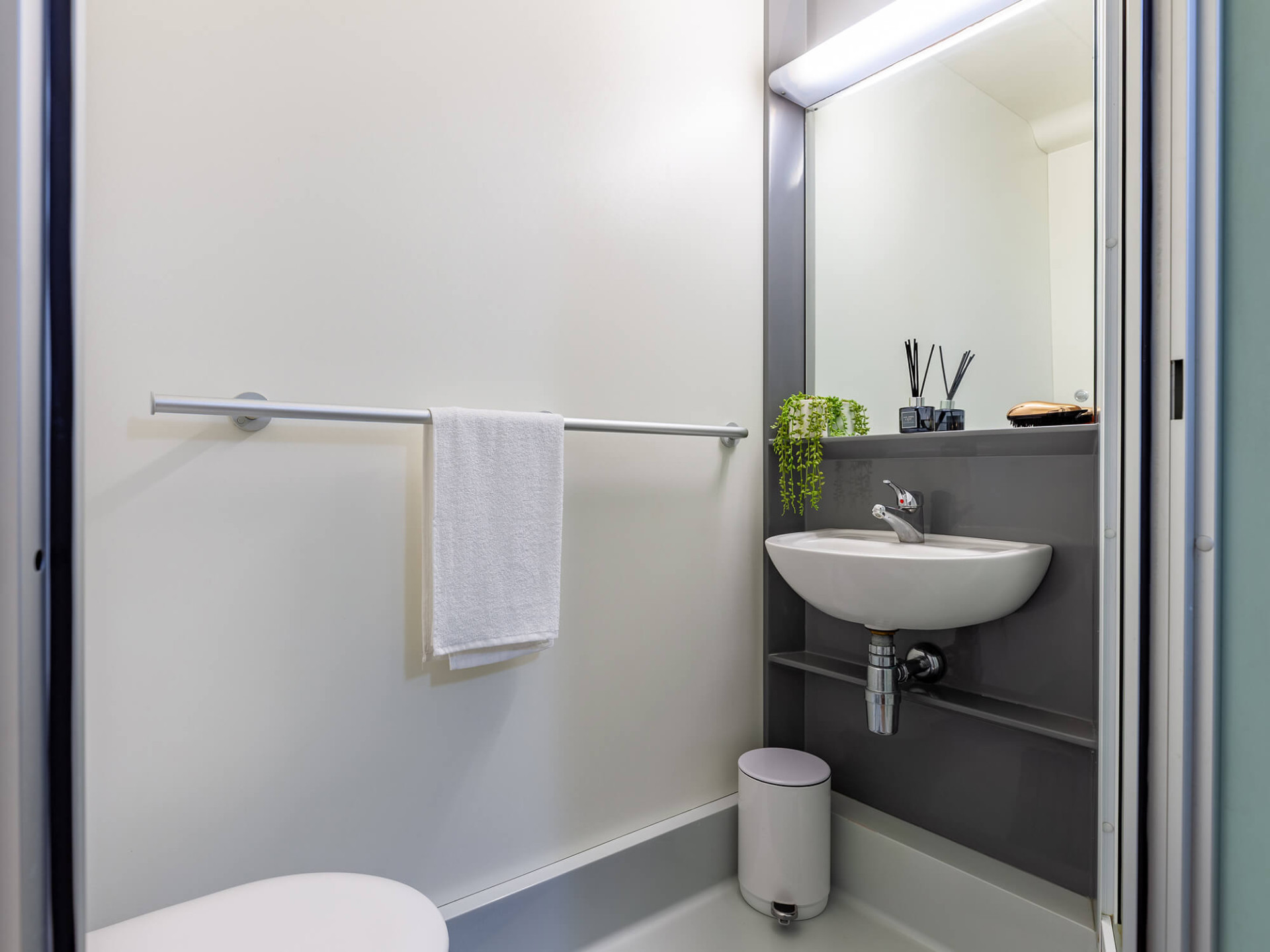  Premium En-Suite  -  Kendrick Hall  - Gallery -  18
