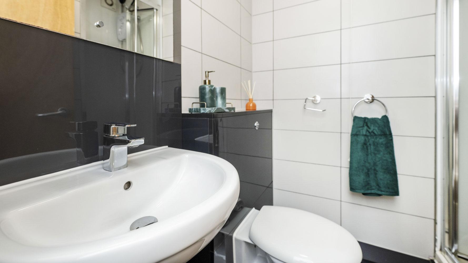 Premium En-Suite - Paddington Park House - Gallery - 16