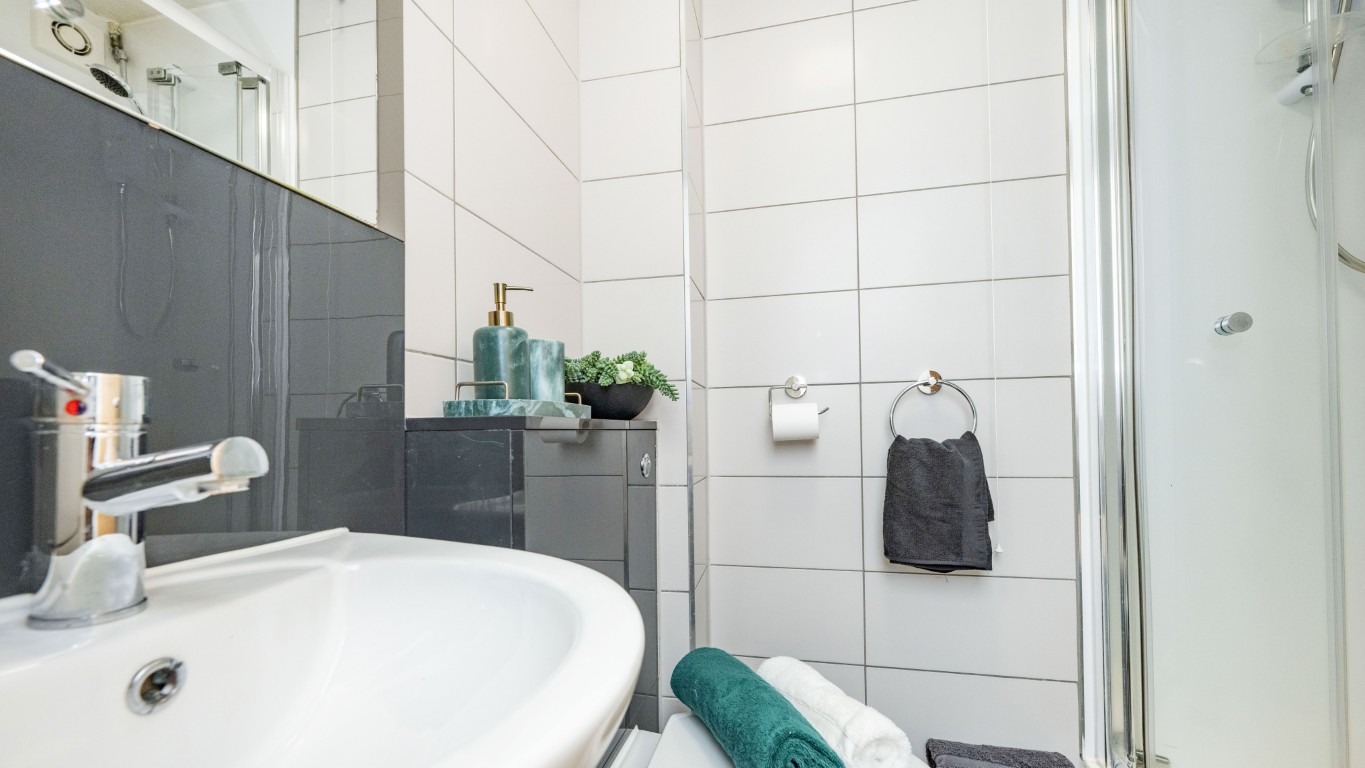 Classic Plus En-Suite - Paddington Park House - Gallery - 5