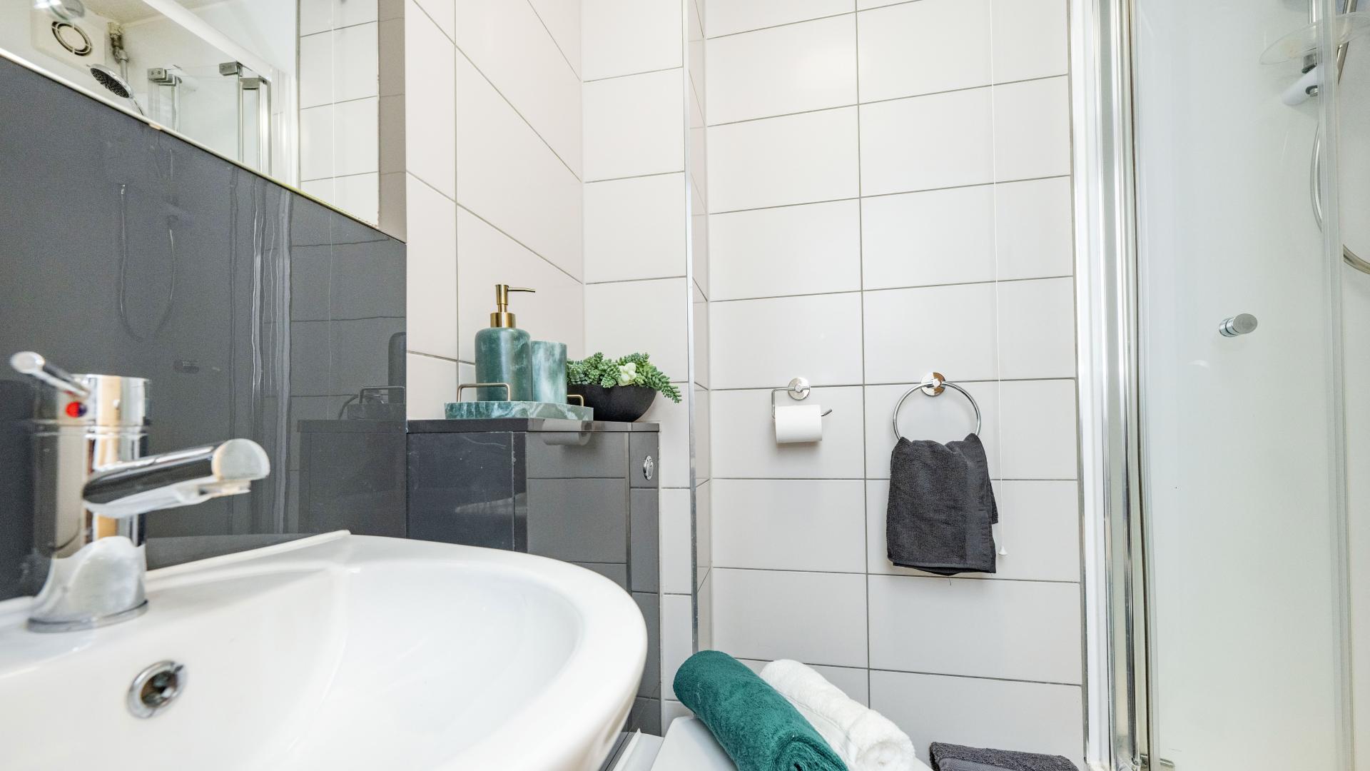 Classic Plus En-Suite - Paddington Park House - Gallery - 11