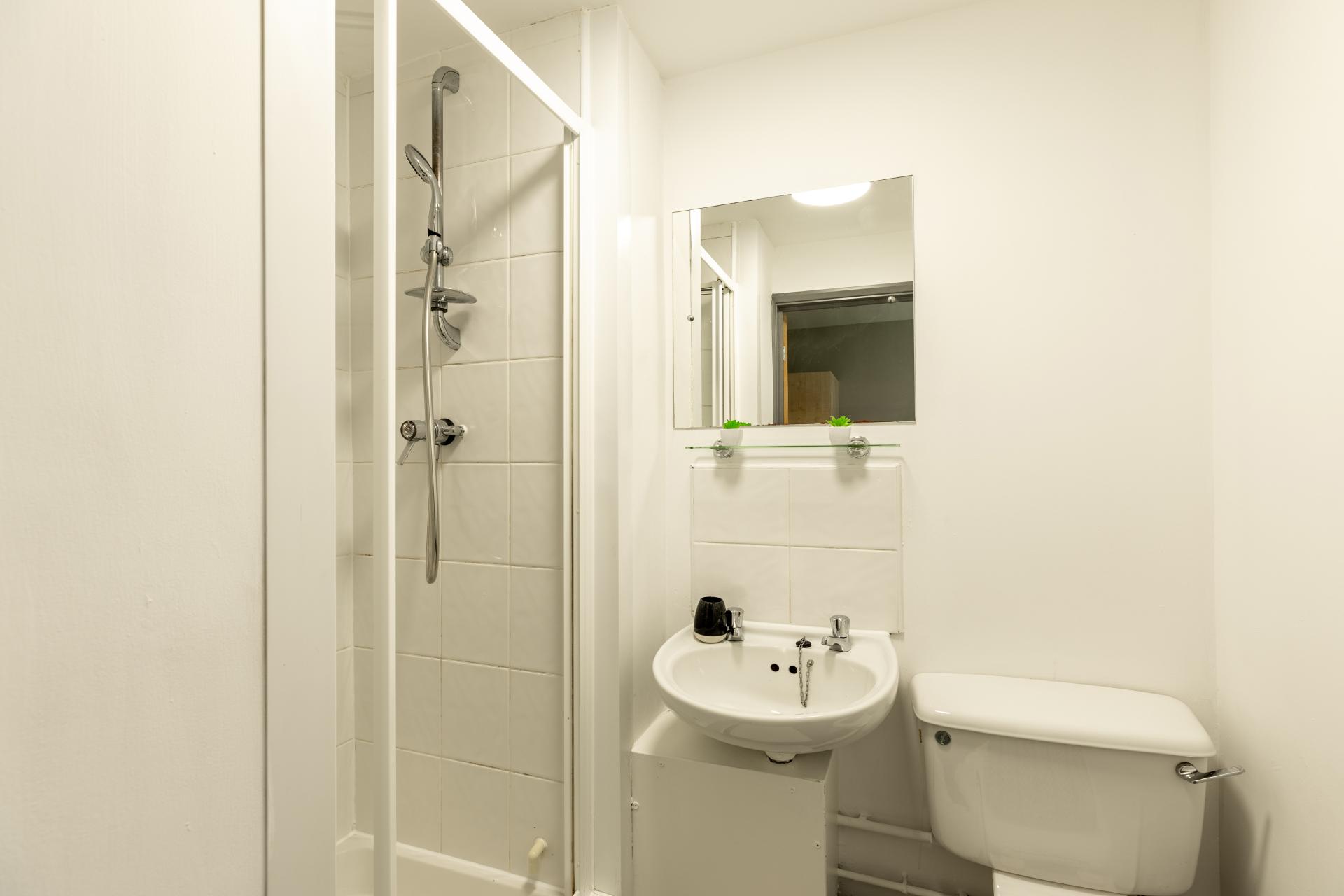 Classic En-Suite - 2