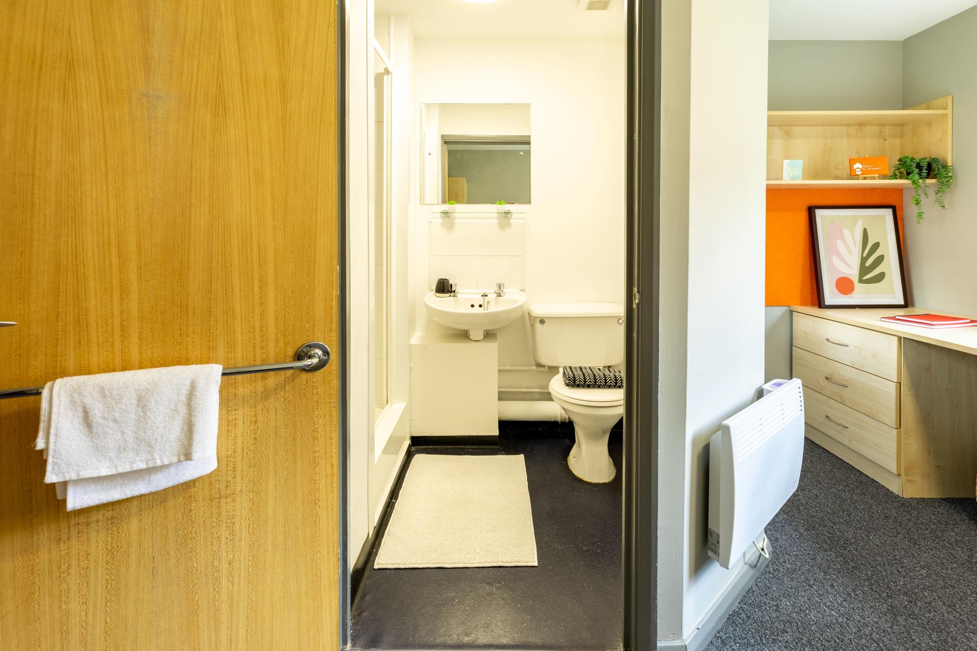  Classic En-Suite  -  Calthorpe Court  - Gallery -  5