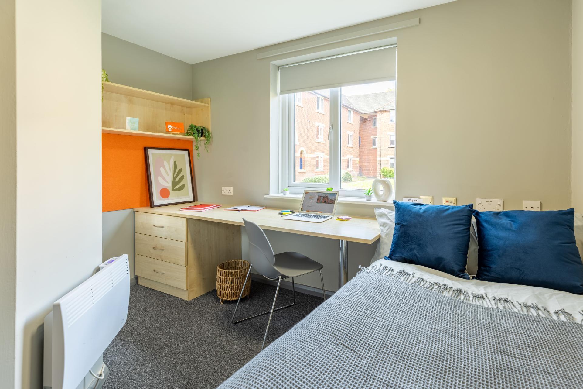Standard En-Suite - 8