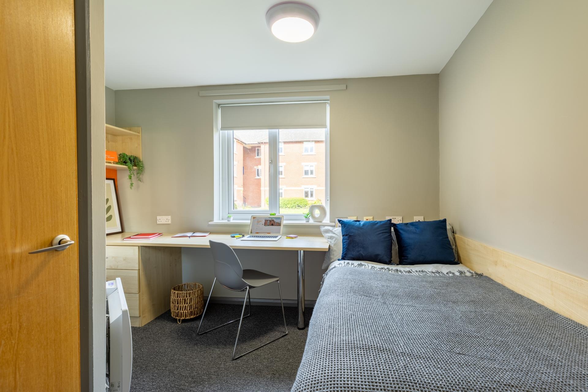 Standard En-Suite - Calthorpe Court - Gallery - 4