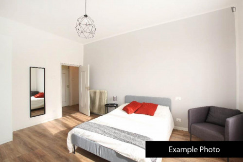 Cosy bedroom in a 2-Bedroom apartment, near Museo Enzo Ferrari