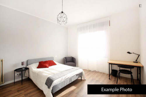 Cosy bedroom in a 2-Bedroom apartment, near Museo Enzo Ferrari