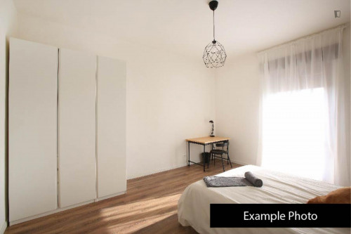 Neat bedroom in a 4-Bedroom apartment, close to Palazzo Ducale di Modena