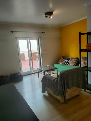Apartamento T1 nas Laranjeiras com grande terraço