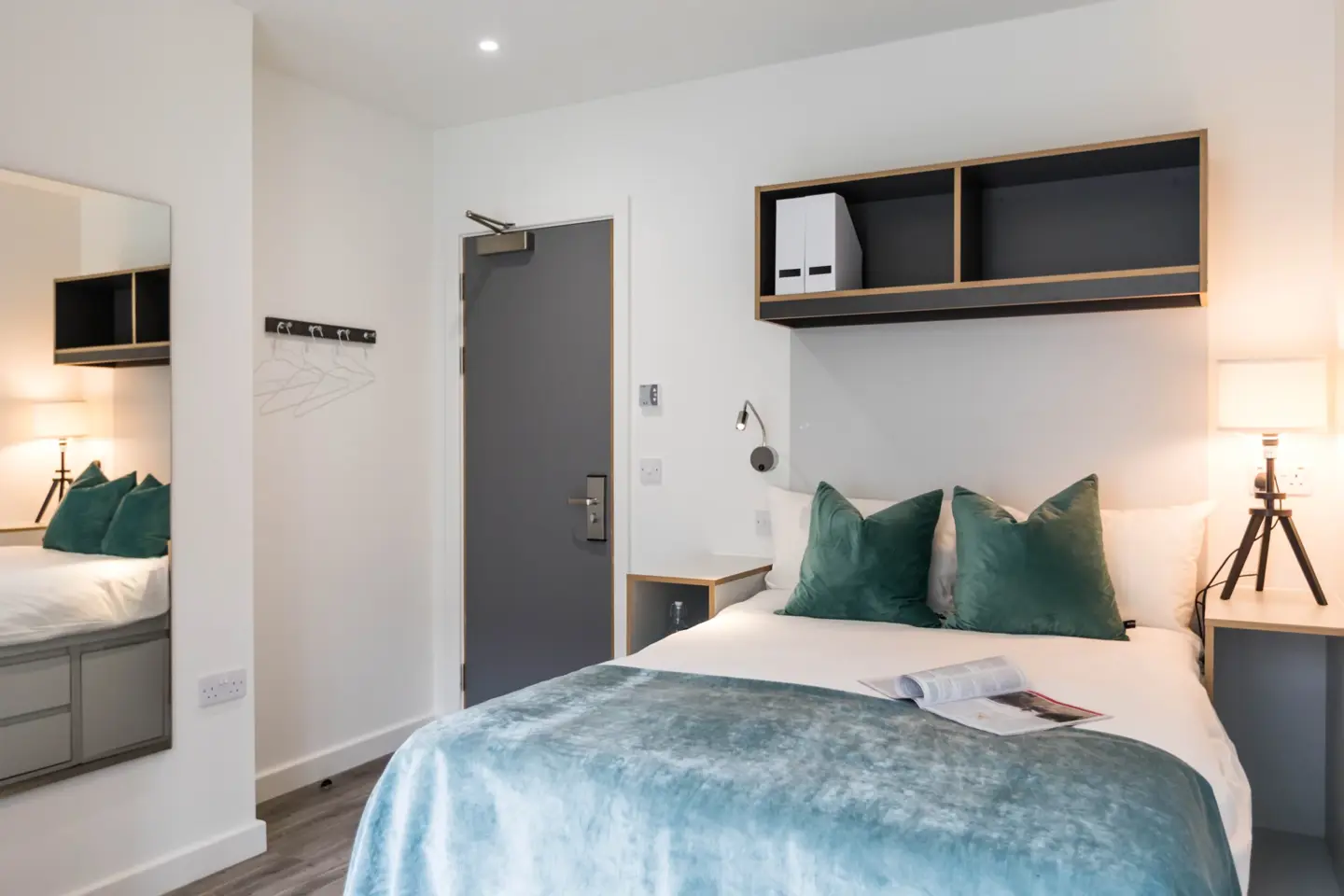  Silver Shared House  -  The Cam Foundry  - Gallery -  3