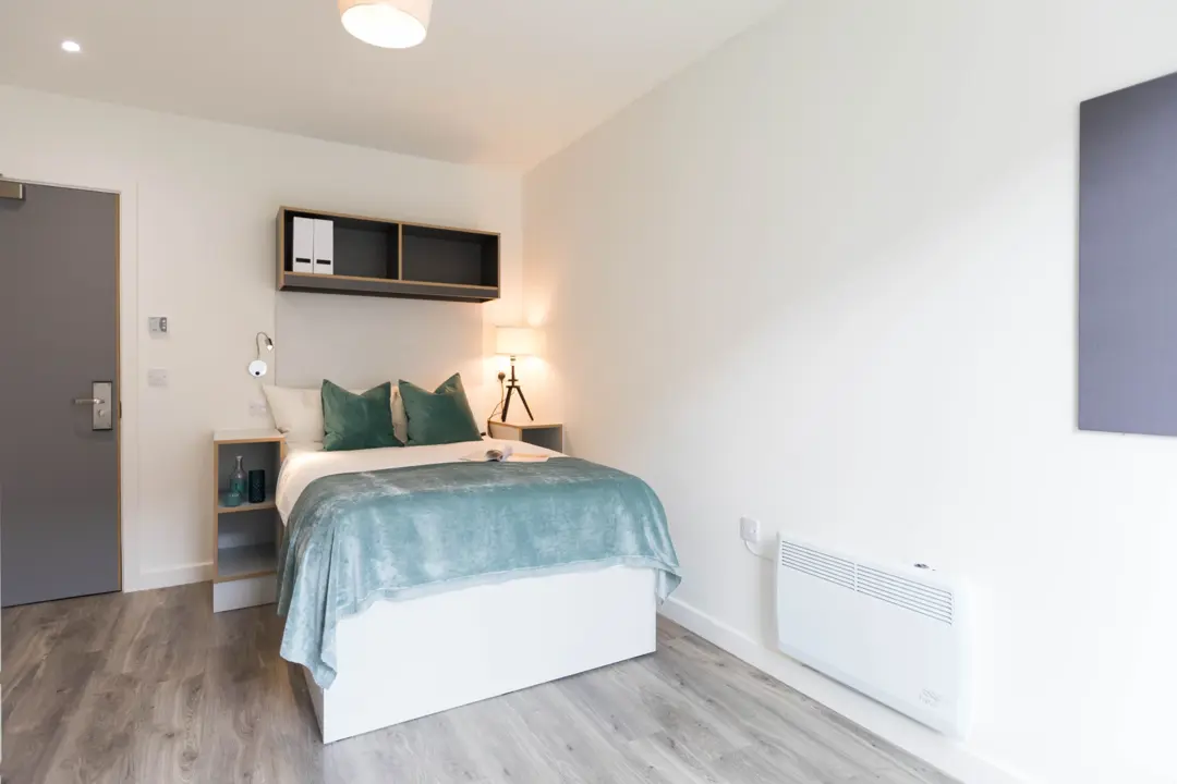 Silver Shared House  -  The Cam Foundry  - Gallery -  1